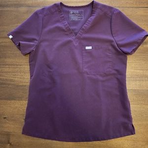 FIGS Technical Collection Deep Purple Catarina One-Pocket Scrub Top S Small